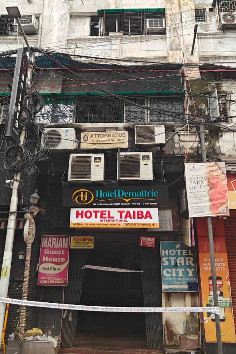 Kolkata New Market hotel fire scene.