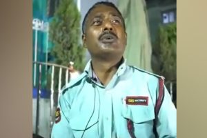 প্রাণের রবীন্দ্রসঙ্গীতেই বিপত্তি! ভাইরাল গানই চাকরি কাড়ল নিরাপত্তারক্ষী ‘গানওয়ালার’