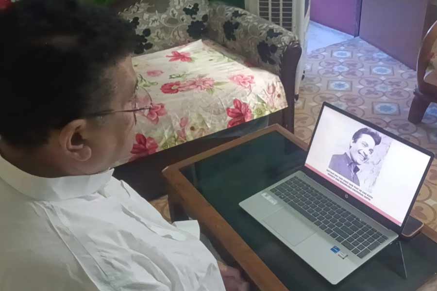 PM Narendra Modi pays tribute to Uttam Kumar and Satyajit Ray in Mann Ki Baat