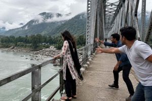 করোনেশন সেতু থেকে তিস্তায় ঝাঁপ দেওয়ার চেষ্টা মহিলার! কী করলেন স্থানীয়রা?