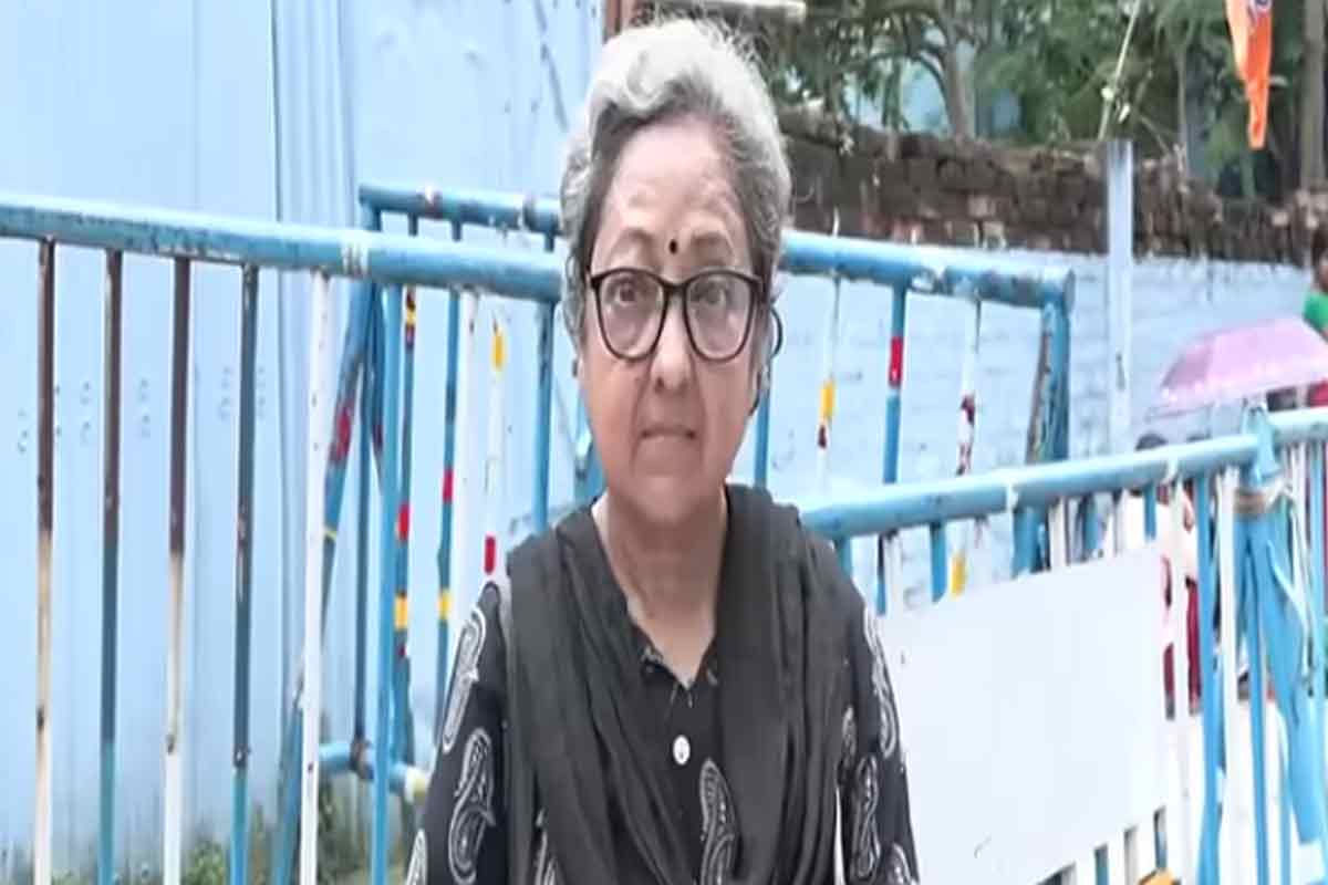 অগ্রিম ৫ লক্ষ টাকা দিয়েও মেলেনি ফ্ল্যাট! জনতার দরবারে লেকটাউনের মহিলা