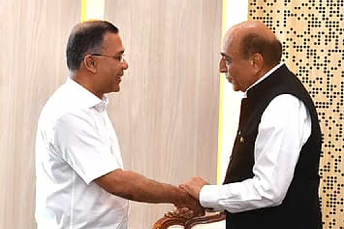 হাসিনা ‘কাঁটা’ সরিয়ে ভারত-বাংলাদেশের মধ্যে গলছে বরফ! তারেকের সঙ্গে সাক্ষাৎ ত্রিবেদীর