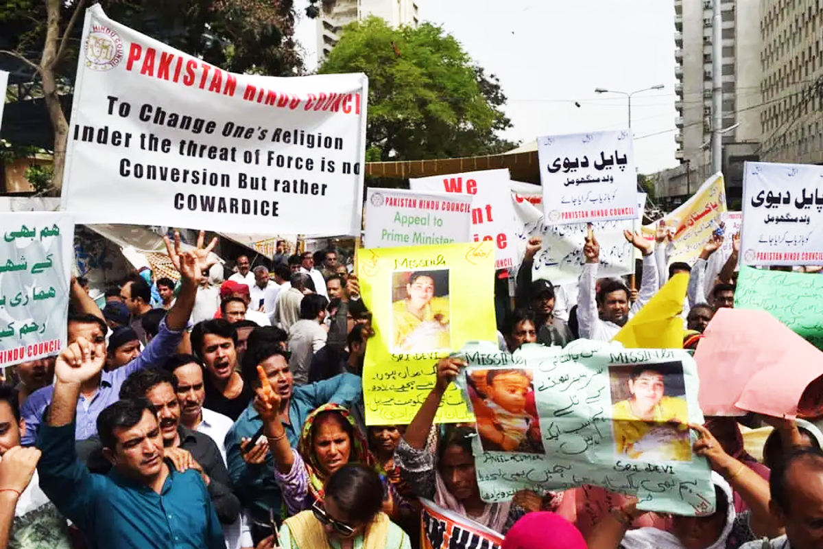 এবার জারদারির মুখে ‘অখণ্ড ভারত’, স্বাধীনতা দিবসে হিন্দুদের নিয়ে বড় বার্তা পাক প্রেসিডেন্টের