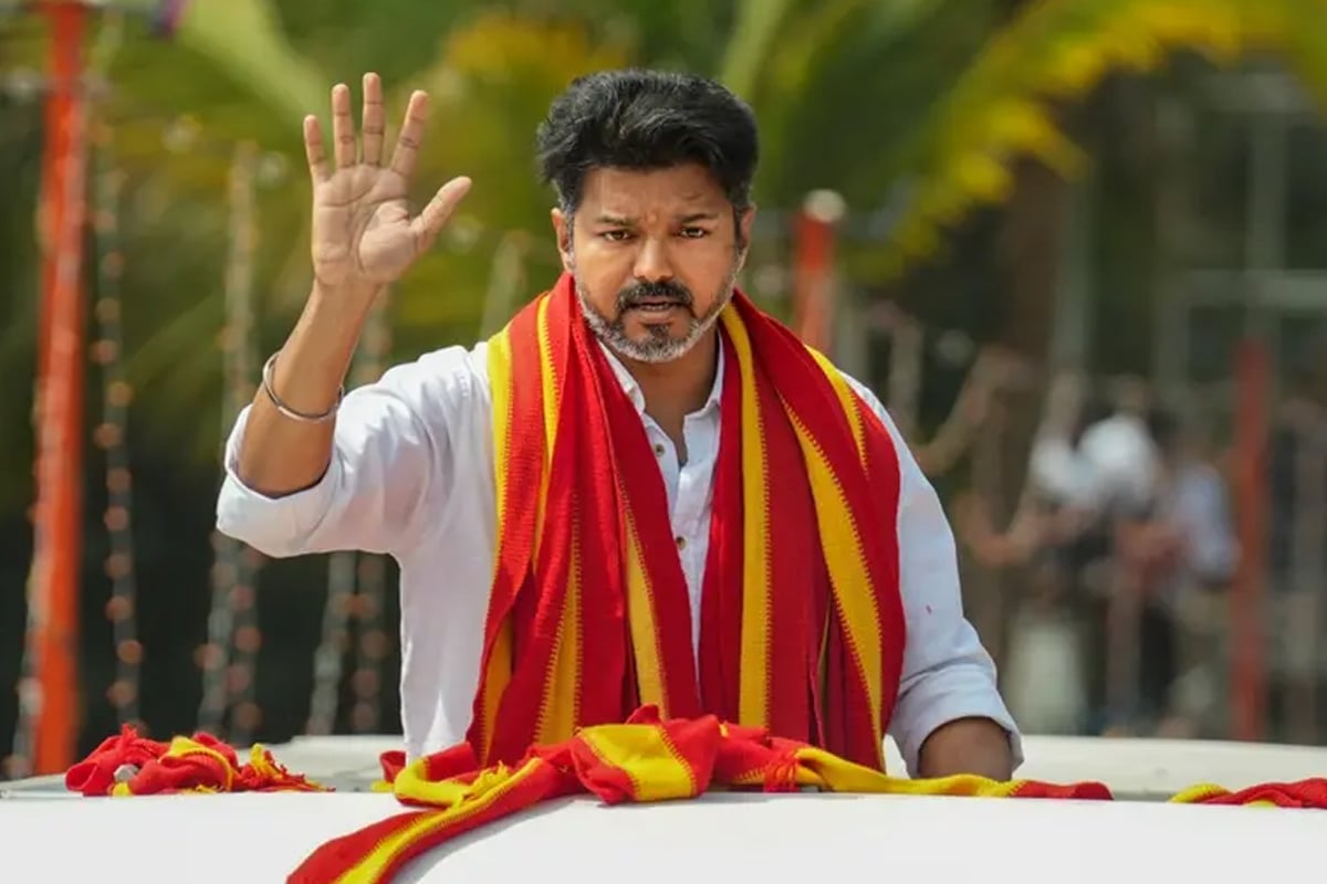 পরিবারপিছু বিনামূল্য ৩টি গ্যাস সিলিন্ডার, বাসে ভাড়া মুকুব রূপান্তরকামীদের! বড় ঘোষণা বিজয়ের