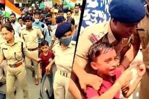 ‘মুখ্যমন্ত্রীর পদত্যাগ চাই’, বিহারে ছাত্রবিক্ষোভে ৬ বছরের শিশু, ‘আটক’ করল পুলিশ