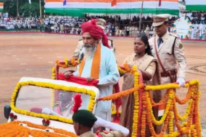 ‘লেবু কেটে বৃষ্টি থামিয়েছি’, বিজেপি সাংসদের মন্তব্যে হইচই! খোঁচা দিয়ে কী বলল কংগ্রেস?