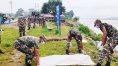 মর্গে জায়গা নেই, ছড়াচ্ছে দুর্গন্ধ, শ’য়ে শ’য়ে নামগোত্রহীন দেহ কবর দিচ্ছে নেপাল! মৃতের সংখ্যা কত?