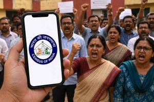 অ্যান্ড্রয়েড ১২ ছাড়া ডাউনলোড হচ্ছে না জনগণনার অ্যাপ! সরকারের ফোন কেনার ‘নিদানে’ বেঁকে বসেছেন শিক্ষকরা