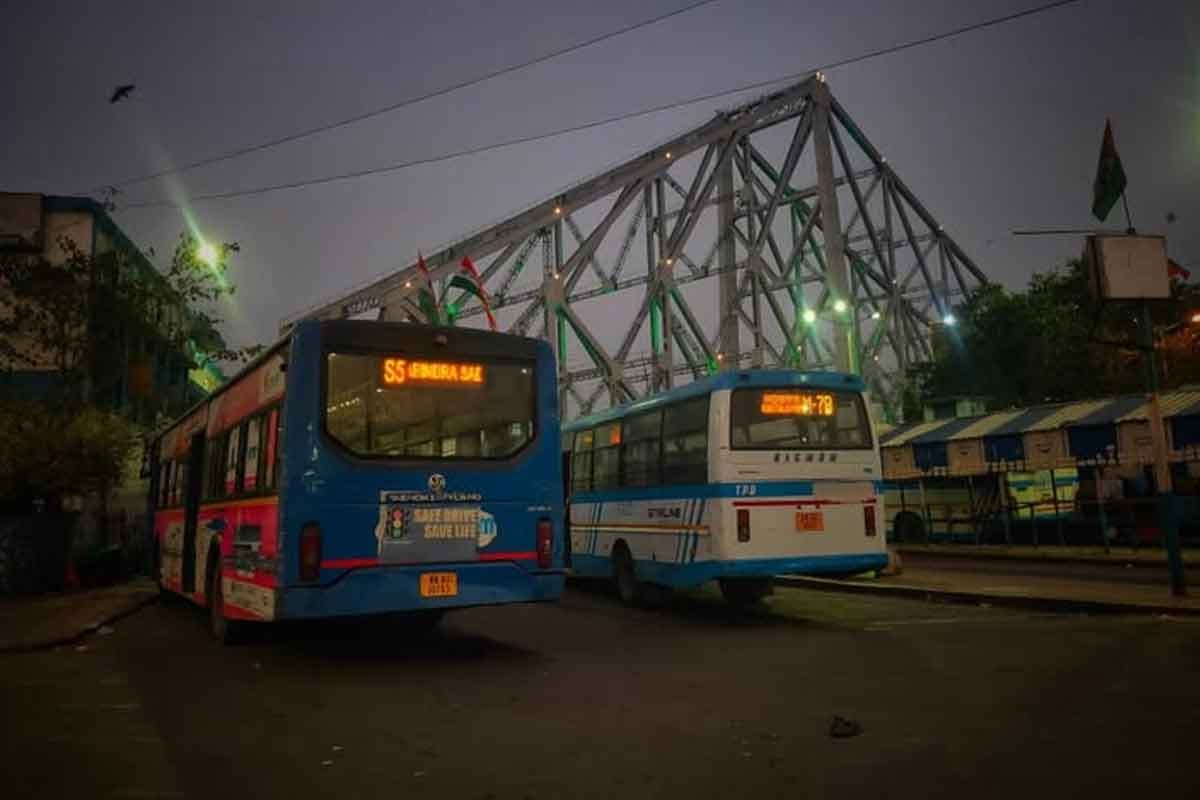 কলকাতায় এবার আরও রাত পর্যন্ত মিলবে বাস! আজ থেকেই চালু পরিষেবা, জেনে নিন রুট