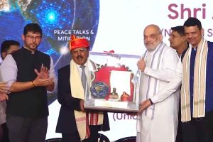 ‘স্বর্ণাক্ষরে স্মরণ করবে ইতিহাস’, ‘সুপার স্পাই’ অজিত ডোভালকে লোকমান্য তিলক পুরস্কার শাহের