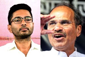 ‘কে কোথায় চিকিৎসা করবে তাঁর ইচ্ছা’! পাশে দাঁড়িয়েও ‘পয়সাওয়ালা খোকাবাবু’ অভিষেককে বিঁধলেন অধীর