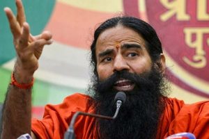 ‘ওরা ভারতীয় সংস্কৃতি জানেই না’, বন্দে মাতরম বিতর্কে ফুঁসে উঠলেন রামদেব