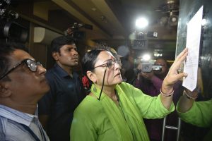 ‘আর নোটিস নয়, বেনিয়ম দেখলেই হোটেল সিল’, মমতা-ফিরহাদের থেকে কী জবাব চাইলেন অগ্নিমিত্রা?