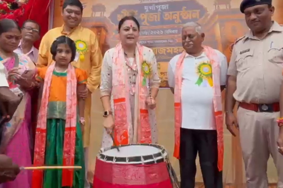 ‘থিমের নামে প্রতিমায় বিকৃতি নয়!’ মণ্ডপের পবিত্রতা রক্ষার আবেদন অগ্নিমিত্রার, অনুদান নিয়ে কী জানালেন?