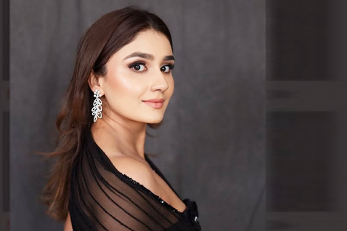 স্লিপারের টিকিটে এসিতে, বিবস্ত্র হয়ে আরপিএফ-কে ব্লেড চালিয়ে বিতর্কে অন্তরা! অভিনেত্রী বললেন…