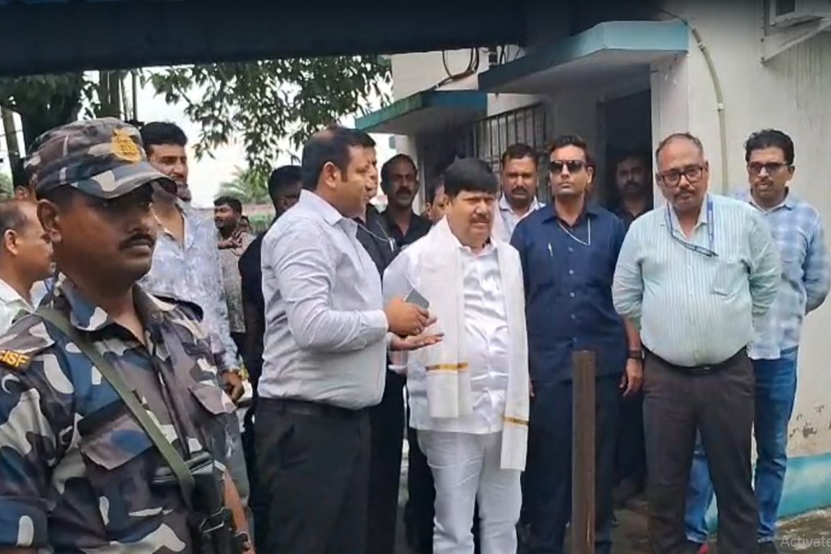 বিতর্কিত রামপুর চেকপোস্টে সারপ্রাইজ ভিজিটে অর্জুন, বডি ক্যামেরা ও ‘ওয়াররুম’ চালুর নির্দেশ