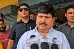 ‘টোটো অবৈধ, এ বার ই-রিকশা’, ঘোষণা পরিবহণমন্ত্রী অর্জুন সিংয়ের