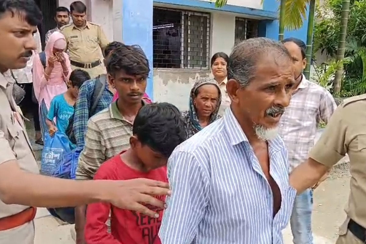 বেঙ্গালুরুতে ধড়পাকড় শুরু হতেই বাংলায় গা ঢাকা! রায়দিঘি থেকে আটক ১০ বাংলাদেশি, হবে পুশব্যাক