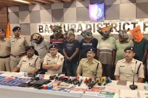 জঙ্গলমহলে এটিএম থেকে ‘মানি ট্রেল’, ৭২ কোটির জালিয়াতিতে বাঁকুড়ায় ধৃত ৭, কিংপিংয়ের খোঁজে পুলিশ