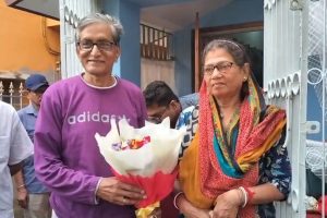 পাহাড় থেকে নেমে আসছিল মৃত্যু! চালকের সতর্কতায় বাঁচল প্রাণ, নেপাল থেকে ফিরলেন বসিরহাটের দম্পতি