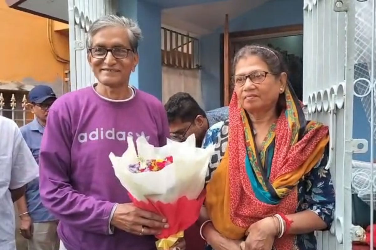 পাহাড় থেকে নেমে আসছিল মৃত্যু! চালকের সতর্কতায় বাঁচল প্রাণ, নেপাল থেকে ফিরলেন বসিরহাটের দম্পতি