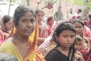 অঙ্গনওয়াড়ি কেন্দ্রের ফুটন্ত জলের পাত্রে পড়ল শিশু! শিক্ষিকা ও রাঁধুনির ভূমিকা নিয়ে ক্ষোভ