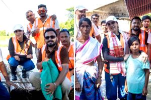 বন্যাকবলিত অসমে ত্রাণবিলি ভূমি পেড়নেকরের, ‘ককরোচ’ তুলোধোনা বিতর্কের মাঝেই মানবসেবায় নায়িকা