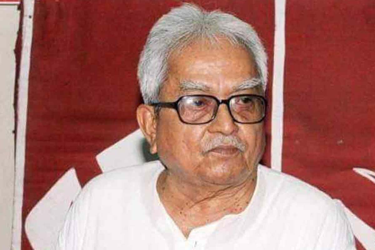 বুকে পেসমেকার, ধূমপানে না চিকিৎসকদের! অসুস্থ বিমান সিগারেট ছাড়বেন? চিন্তিত কমরেডরা