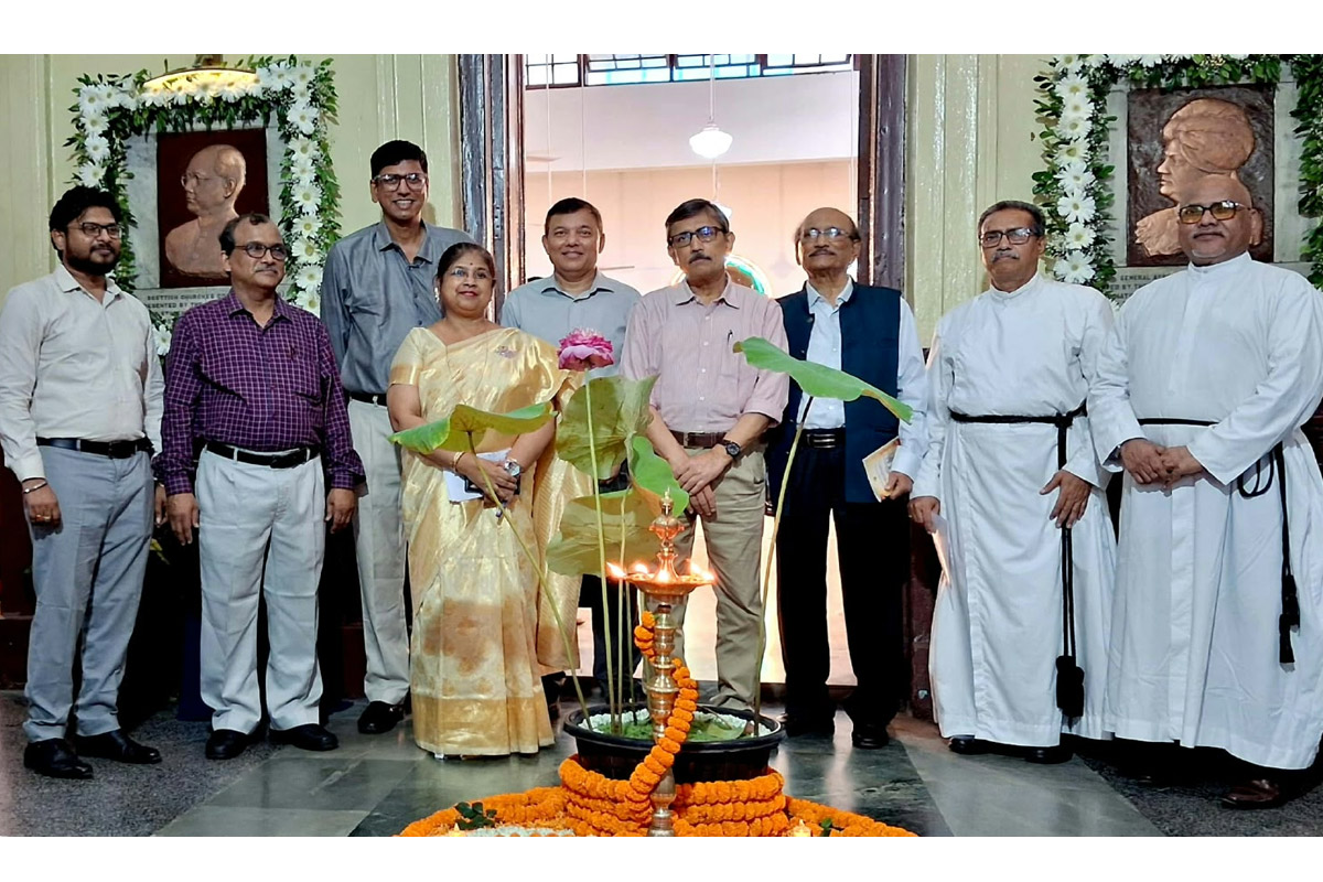 Scottish Church College Principal Madhumanjari Mondal said that alongside academic knowledge, practical experience is now more important than ever