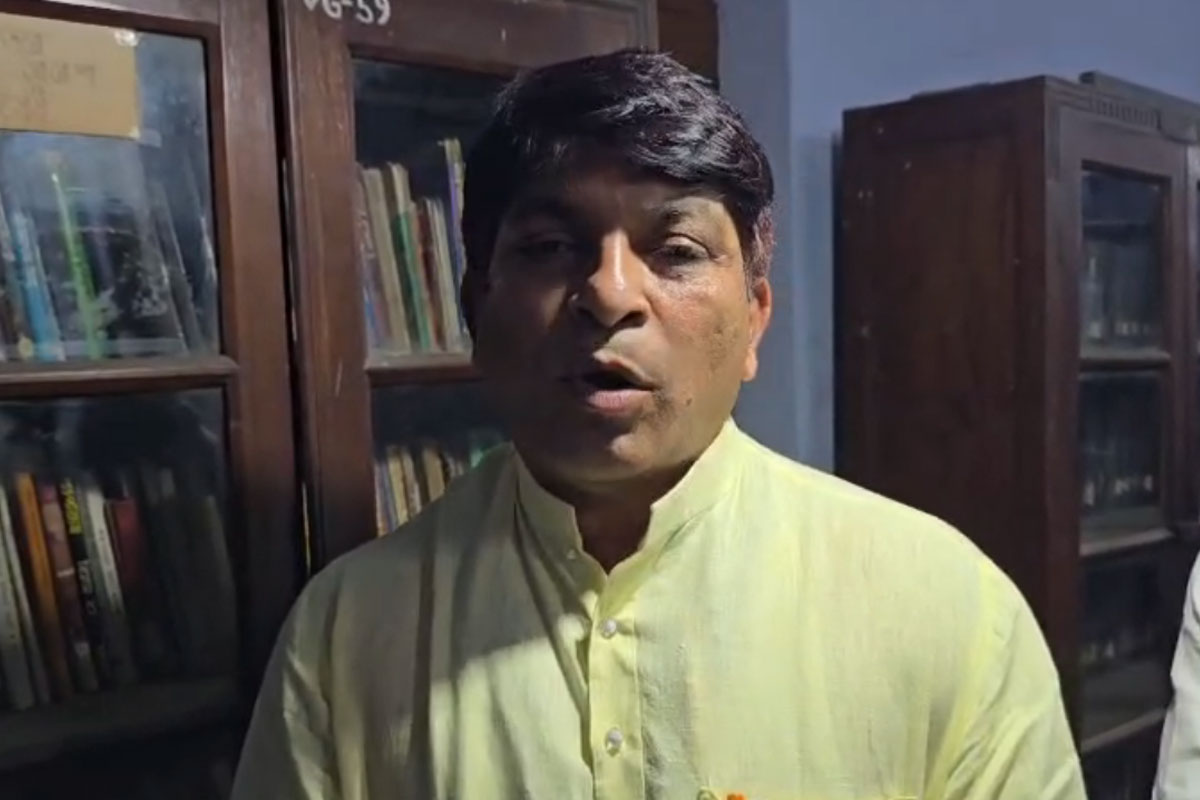 Minister Gourishankar Ghosh warns Mamata Banerjee of action if 19 Rabindranath books belonging to the Assembly library are not returned promptly