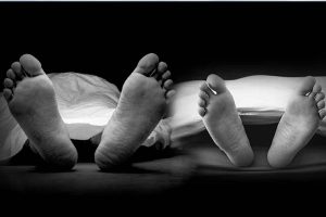 চাষের জমিতে পড়ে যুবতীর কাদামাখা নগ্ন দেহ, অদূরেই উদ্ধার প্রৌঢ়ের লাশ! রহস্য শক্তিগড়ে