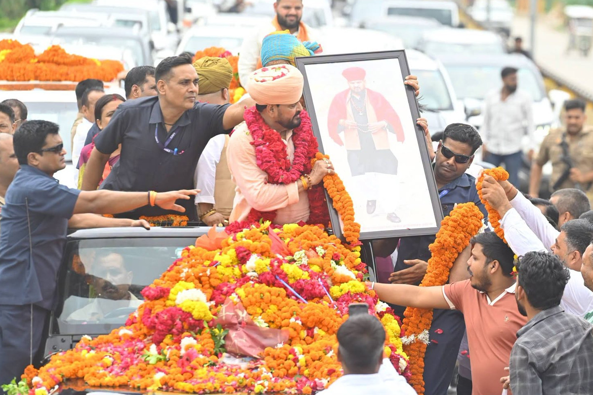 ‘শের আয়া’, ‘কলঙ্কমুক্ত’ ব্রিজভূষণকে পুষ্পবৃষ্টি-আতশবাজিতে স্বাগত জানাল অযোধ্যা, ভিডিও ভাইরাল