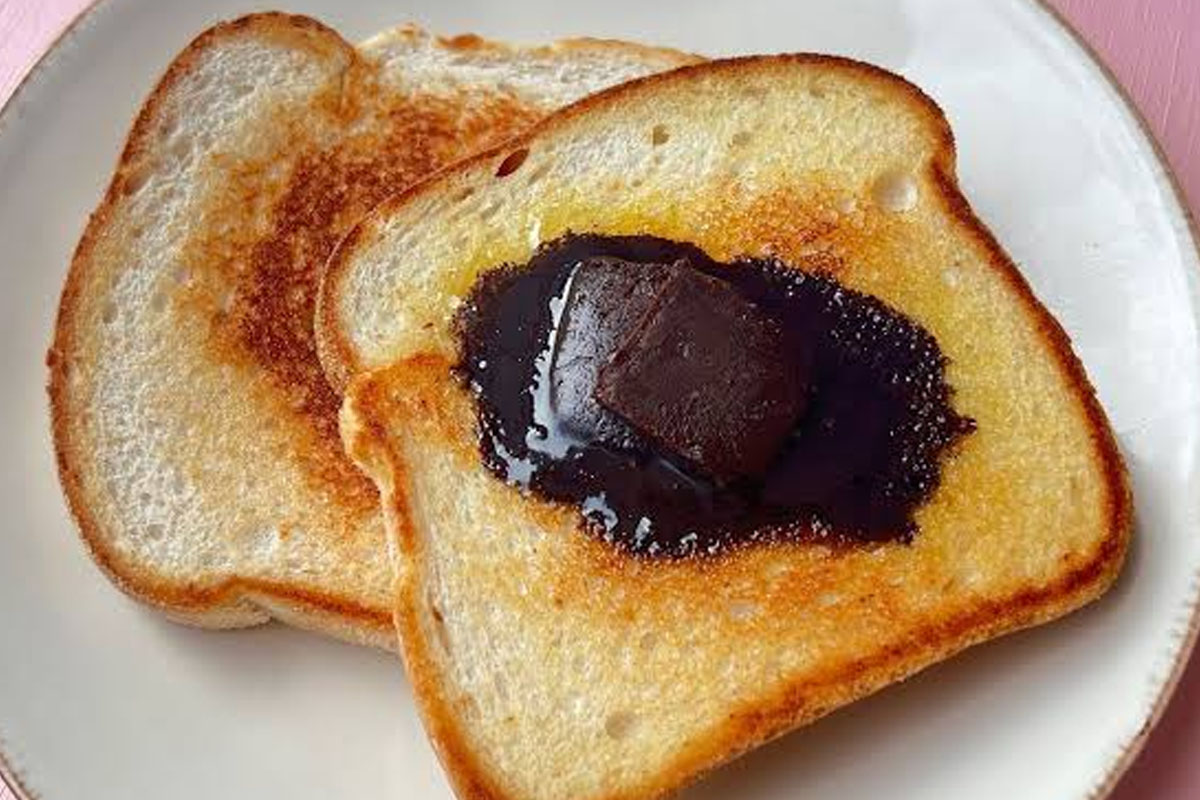Chocolate Butter: The 2-Ingredient Spread Taking Over Breakfast