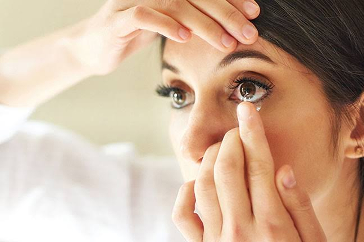 contact lens swimming acanthamoeba keratitis eye infection vision loss