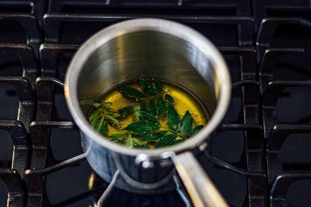 Curry Leaves for Hair Growth: Mix With These 5 Hair Oils
