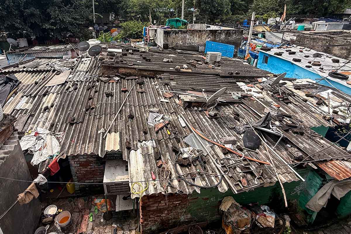 ৬ সপ্তাহের ‘ডেডলাইন’, প্রধানমন্ত্রীর বাসভবন সংলগ্ন বস্‌তি খালি করার নির্দেশ হাই কোর্টের