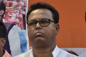 বিধায়কের মদতে গা ঢাকা! অবশেষে পুলিশের জালে দিলীপ মণ্ডল ‘ঘনিষ্ঠ’ জেলা পরিষদ সদস্য