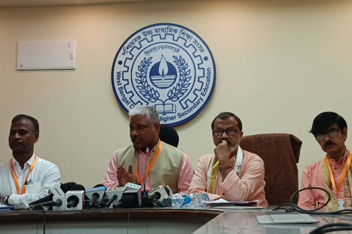 পাঠ্যক্রম প্রণয়নে রাজনৈতিক ‘চাপ’ নয়, সিলেবাস কমিটির প্রথম বৈঠকে বার্তা মন্ত্রীর