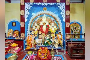 ২৬০ বছর ধরে বিসর্জন হয়নি দুর্গার, কাশীতে আজও পূজিত হয় সেই মাটির প্রতিমা