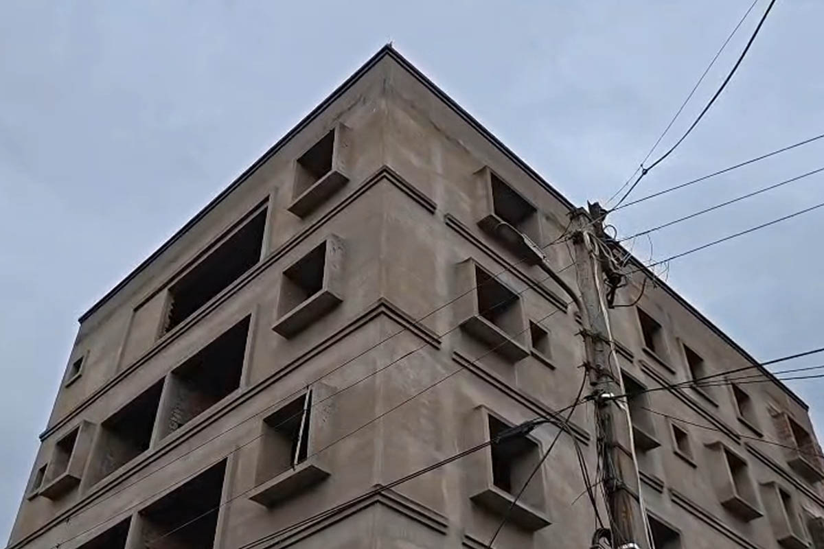 তৃণমূল জমানায় নবান্ন থেকে পাশ বিল্ডিং প্ল্যান! দুর্গাপুরে ‘বেআইনি’ বহুতল গুঁড়িয়ে দেওয়ার নির্দেশ