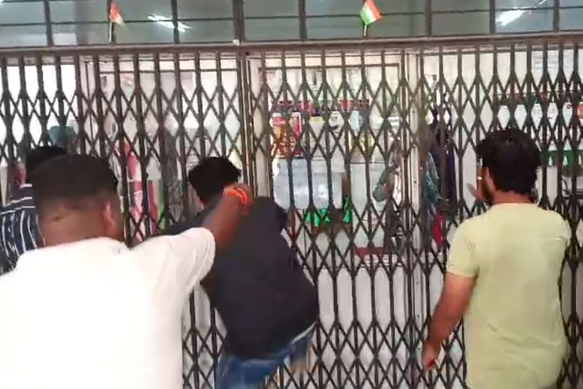 Vandalism at a Durgapur school; police resort to lathi-charge
