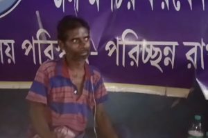 চন্দ্রবোড়া ছোবলের মুখে মা মরা মেয়ে, বাঁচাতে ঝাঁপালেন বাবা! তারপর যা হল…