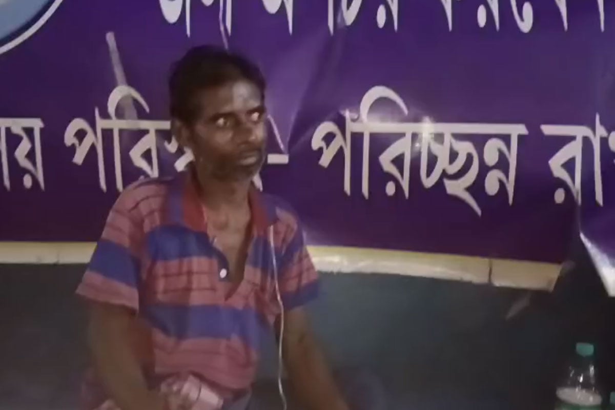 চন্দ্রবোড়া ছোবলের মুখে মা মরা মেয়ে, বাঁচাতে ঝাঁপালেন বাবা! তারপর যা হল…