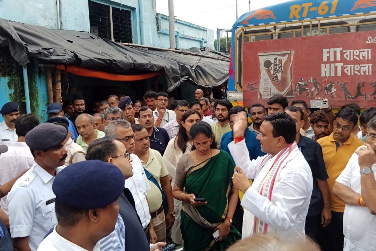 চলন্ত সিঁড়ি থেকে লিফট! ২৫০ কোটি ব্যয়ে হাওড়া মাছের বাজার সাজাবে শুভেন্দুর সরকার