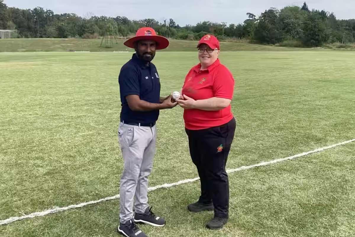 ৫০ পেরিয়েও বল হাতে ইতিহাস, ভাঙল ৯৪ বছরের আন্তর্জাতিক রেকর্ড