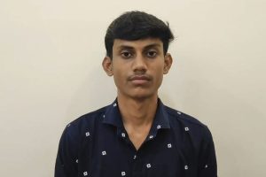 বাবার লড়াই ক্যানসারের সঙ্গে, অভাবের সংসারে ডাক্তার হওয়ার স্বপ্ন, নিটে দুর্দান্ত ফল ঝাড়গ্রামের সাগরের
