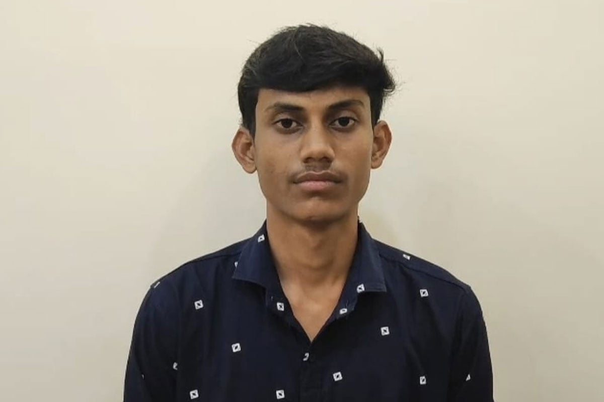 বাবার লড়াই ক্যানসারের সঙ্গে, অভাবের সংসারে ডাক্তার হওয়ার স্বপ্ন, নিটে দুর্দান্ত ফল ঝাড়গ্রামের সাগরের