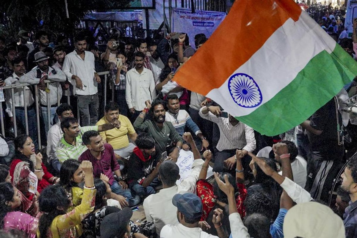 ‘আরশোলা’দের চাপে নত সরকার! দাবি মেনে পরীক্ষা বাতিলের পথে ঝাড়খণ্ড, হবে ইডি তদন্তও