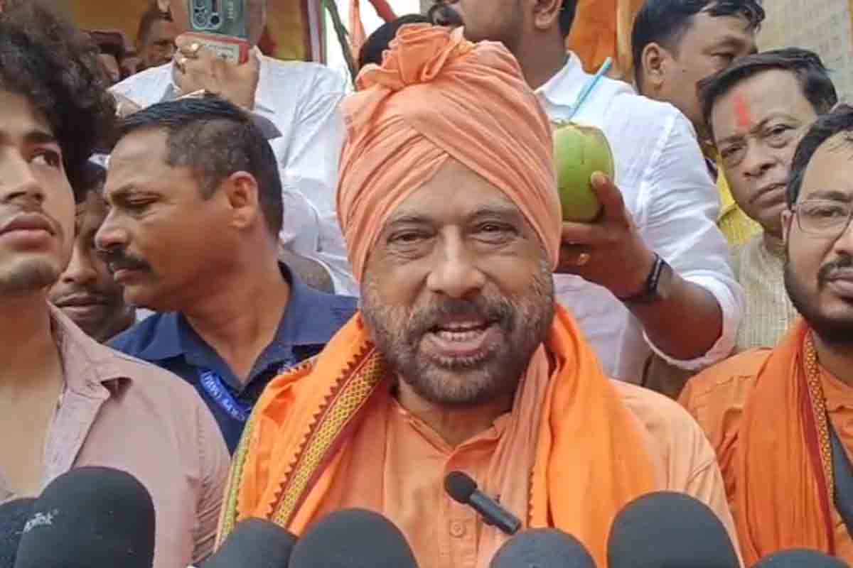 Kartik Maharaj takes a dig at Ananta Maharaj over objectionable remarks regarding Netaji Subhas Chandra Bose