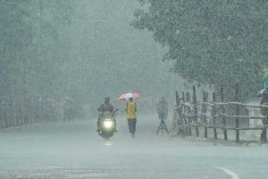 ফের উত্তরে অতিভারী বর্ষণের পূর্বাভাস, জারি কমলা সতর্কতা! বৃষ্টি বাড়বে কলকাতায়?